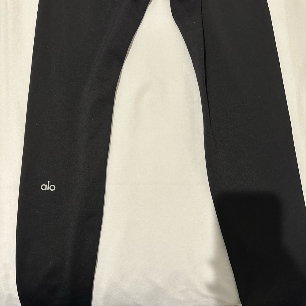 ALO Yoga AirLift Black Leggings - Picture 2 of 4